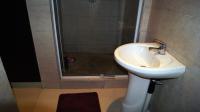 Bathroom 3+ - 4 square meters of property in Queensburgh