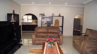 Lounges - 62 square meters of property in Queensburgh