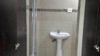 Bathroom 3+ - 4 square meters of property in Queensburgh