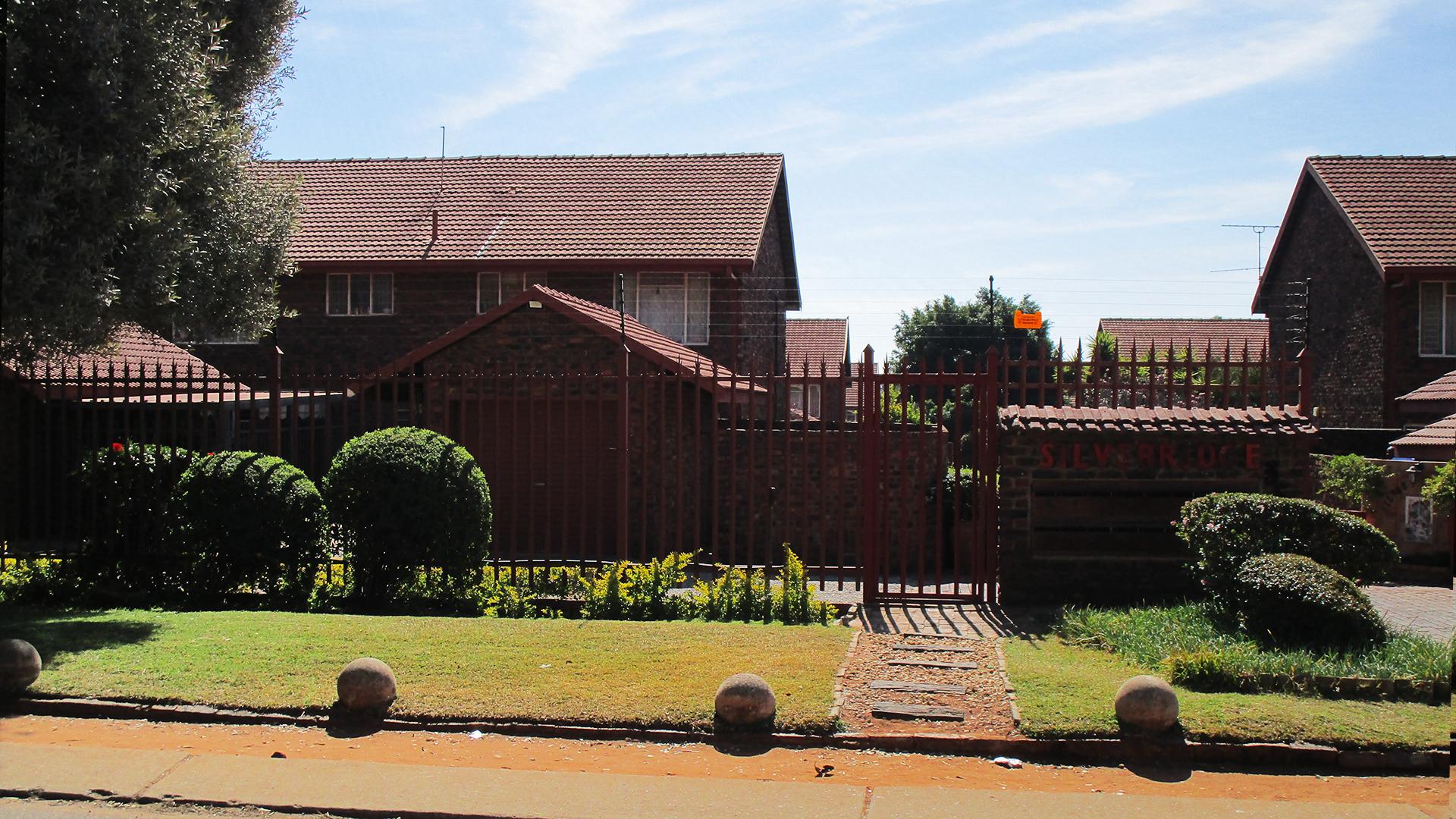 Front View of property in Silverton