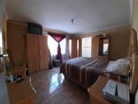 Main Bedroom of property in Mohlakeng
