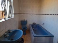 Main Bathroom of property in Mohlakeng