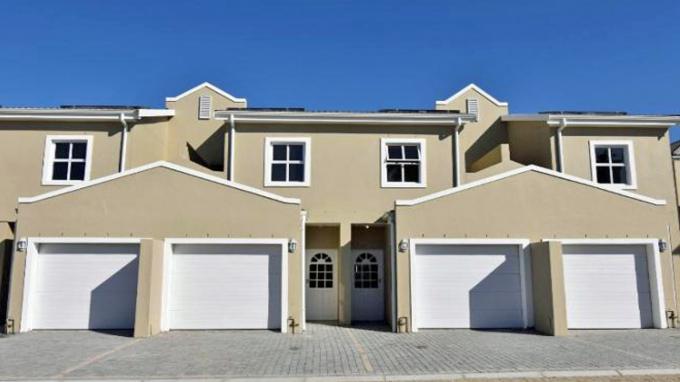 3 Bedroom Duplex for Sale For Sale in Paarl - Home Sell - MR226967