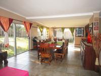 Patio - 62 square meters of property in Noordheuwel