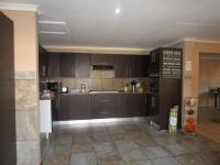 Kitchen - 25 square meters of property in Noordheuwel