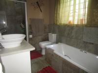 Main Bathroom - 6 square meters of property in Noordheuwel