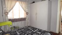 Bed Room 1 - 11 square meters of property in Struisbult