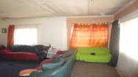 Lounges - 35 square meters of property in Crosby