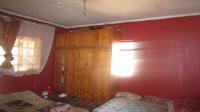 Bed Room 1 - 14 square meters of property in Crosby