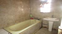 Bathroom 1 - 2 square meters of property in Crosby