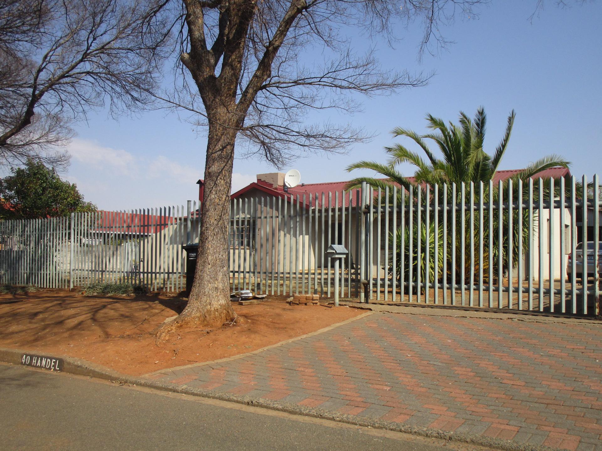 Front View of property in Vanderbijlpark