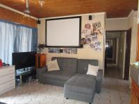 TV Room - 16 square meters of property in Sherwood Gardens