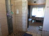 Main Bathroom - 8 square meters of property in Sherwood Gardens