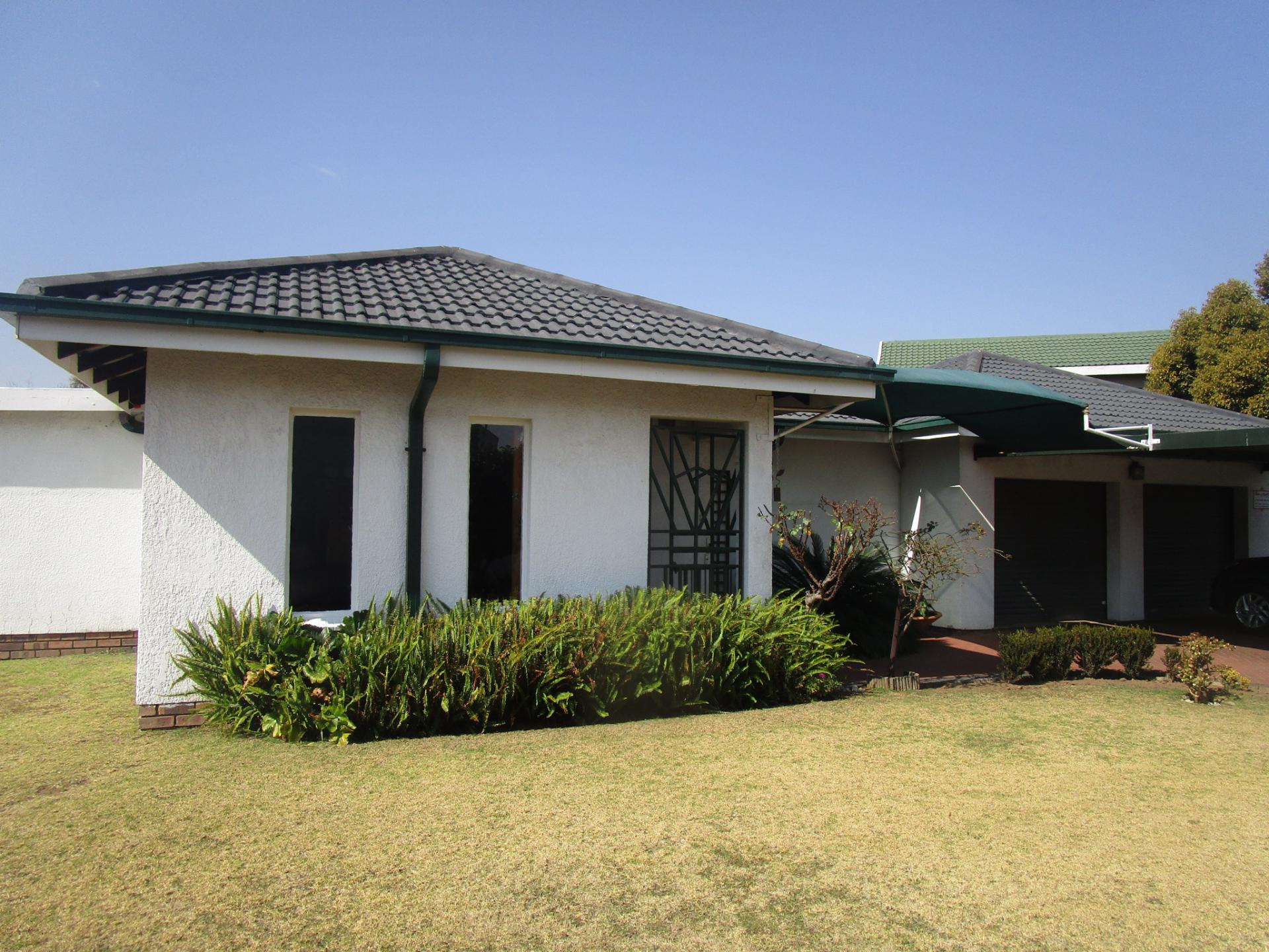 Front View of property in Falcon Ridge