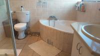 Main Bathroom - 7 square meters of property in Van Riebeeckpark