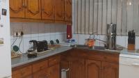 Kitchen - 9 square meters of property in Verwoerdpark