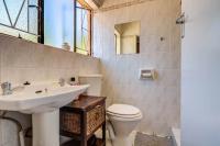 Main Bathroom - 3 square meters of property in Glen Marais