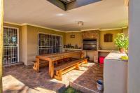 Patio - 32 square meters of property in Glen Marais