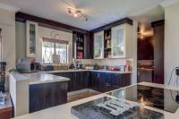 Kitchen - 9 square meters of property in Glen Marais