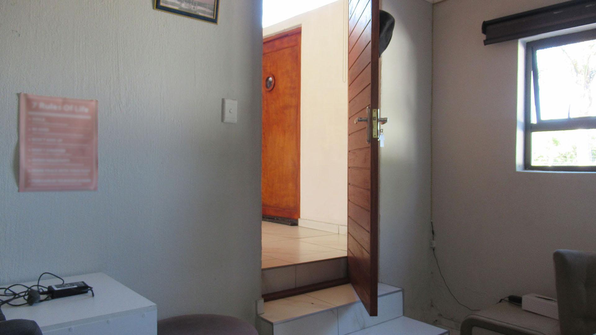 Bed Room 1 - 17 square meters of property in Gillview