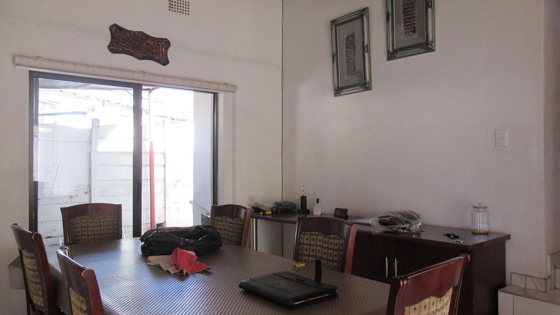 Dining Room - 12 square meters of property in Gillview