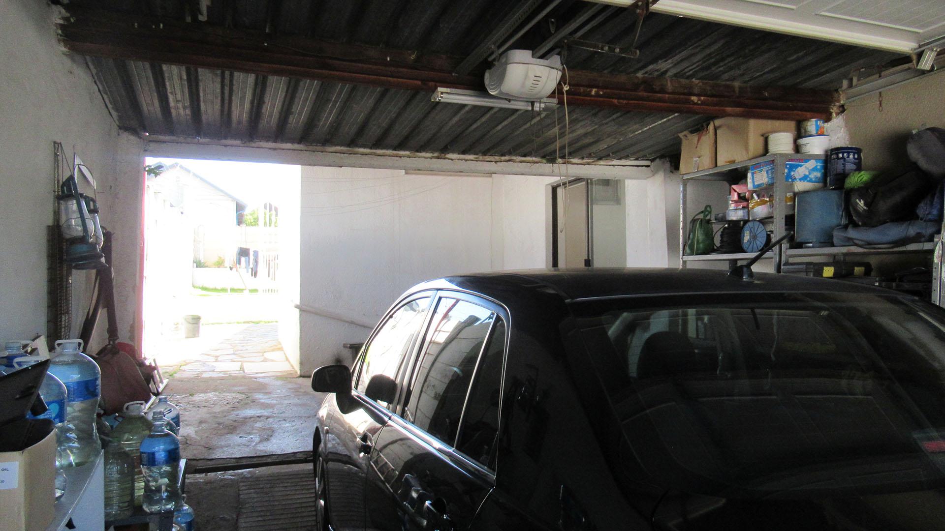 Spaces - 37 square meters of property in Gillview