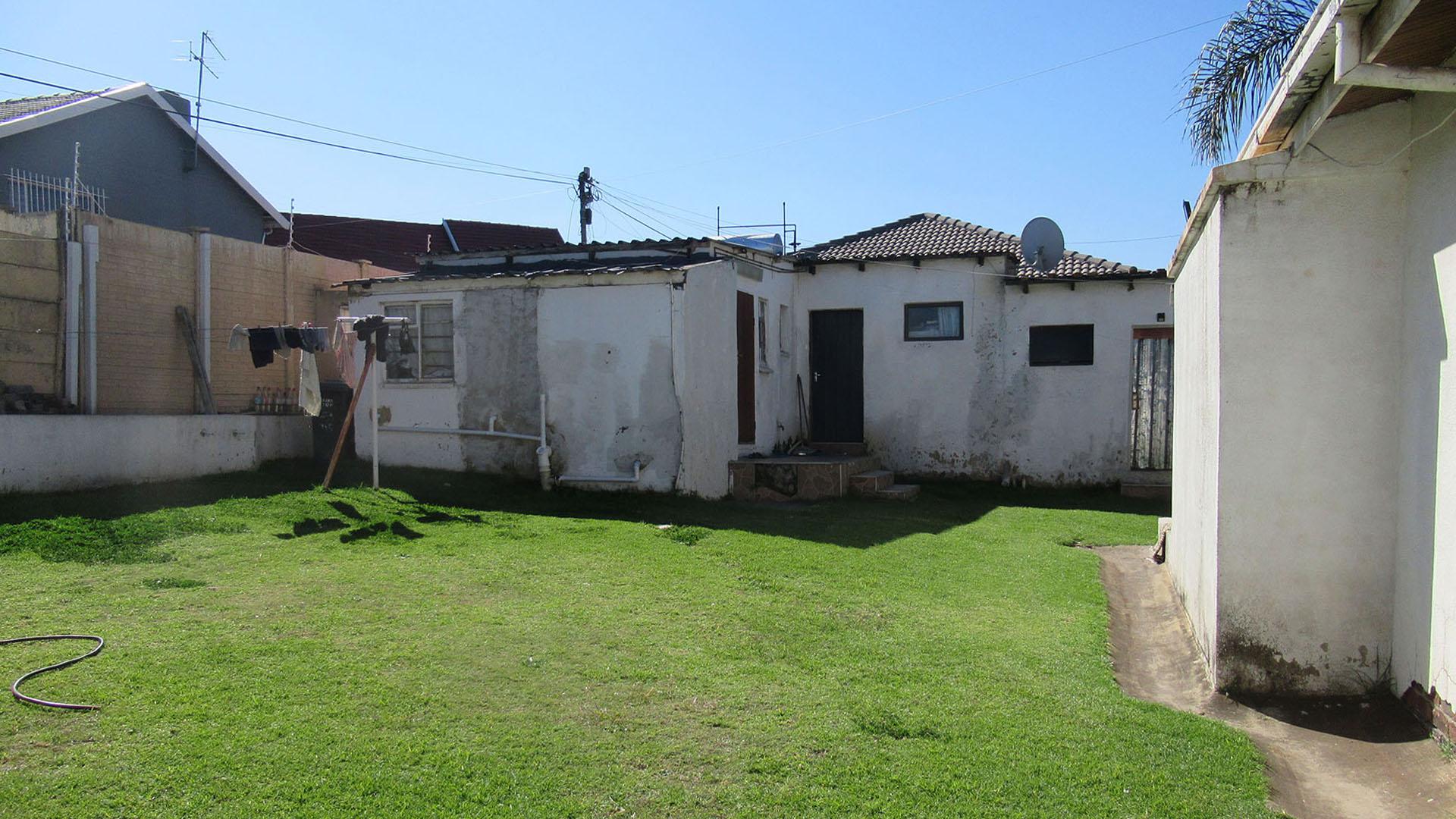 Backyard of property in Gillview