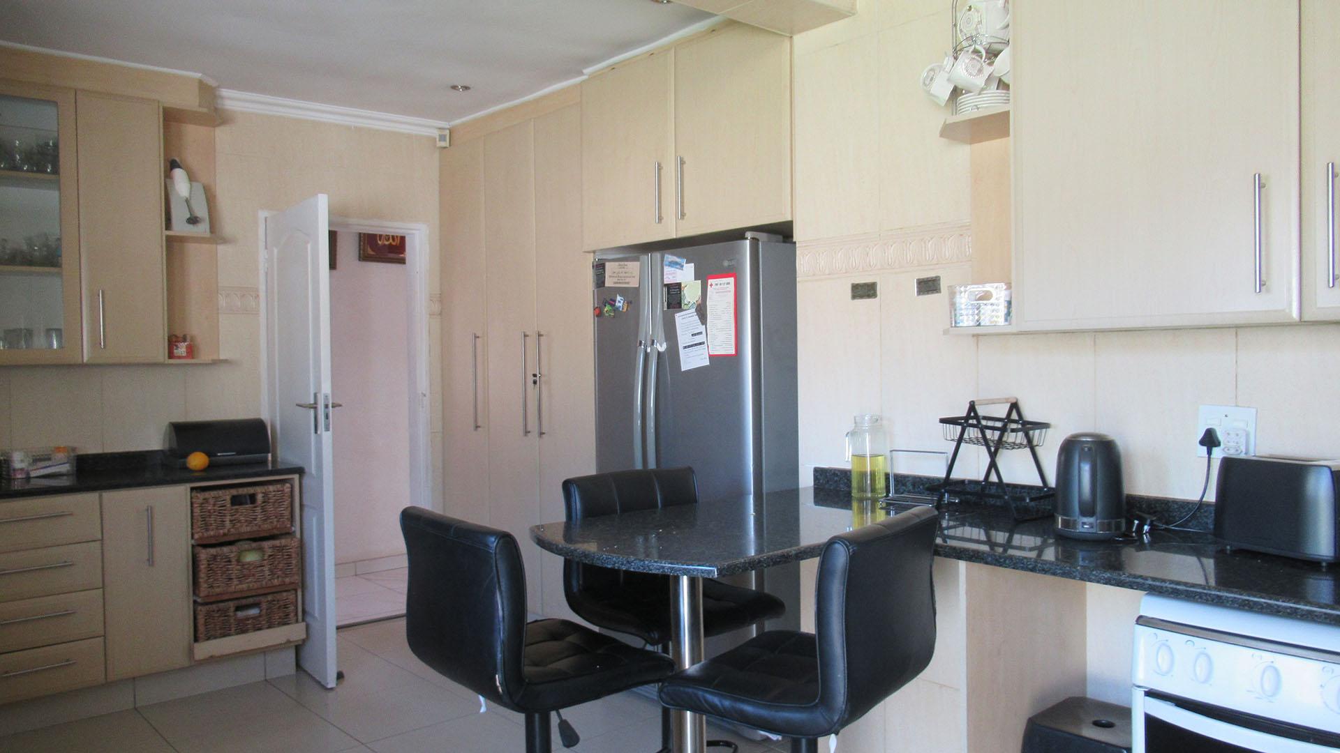 Kitchen - 19 square meters of property in Gillview