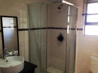 Bathroom 1 of property in Bayswater