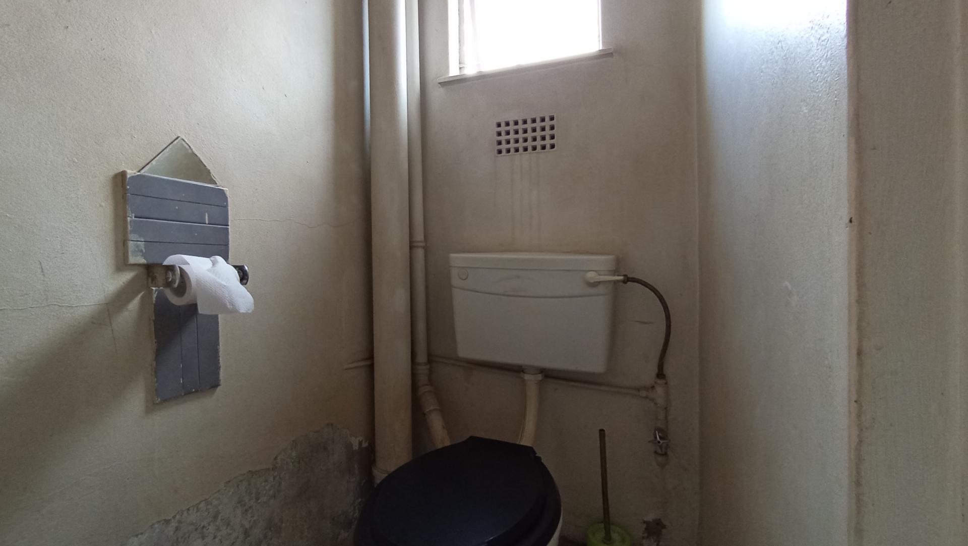 Guest Toilet - 3 square meters of property in Georgetown