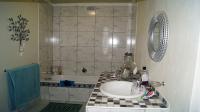 Bathroom 1 - 11 square meters of property in Uvongo