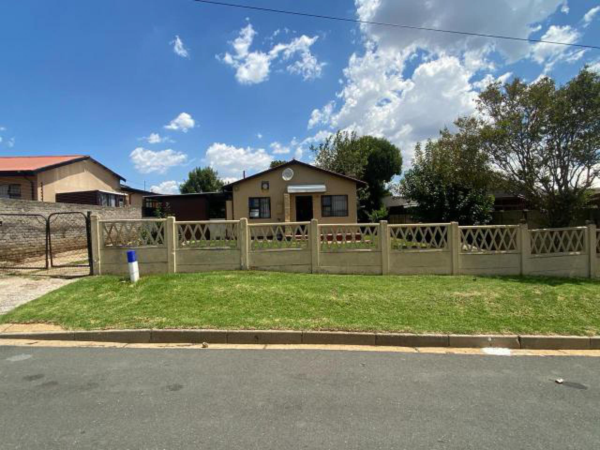 Front View of property in Bosmont