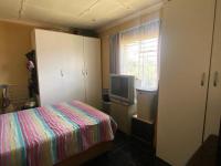 Main Bedroom of property in Bosmont