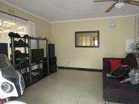 Lounges - 55 square meters of property in Vereeniging