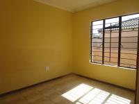Main Bedroom - 11 square meters of property in Greenhills