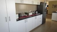 Kitchen - 13 square meters of property in Sharon Park