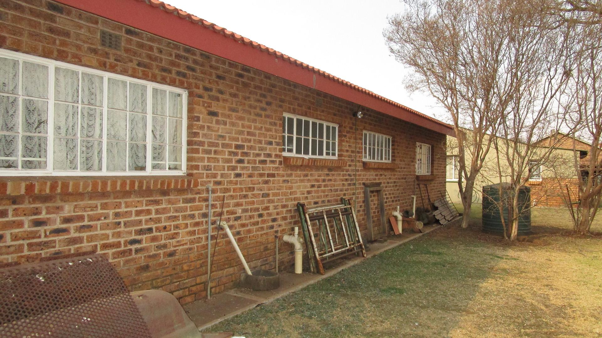 Backyard of property in Brentwood Park AH