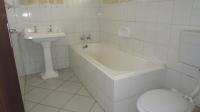 Bathroom 3+ - 4 square meters of property in Brentwood Park AH