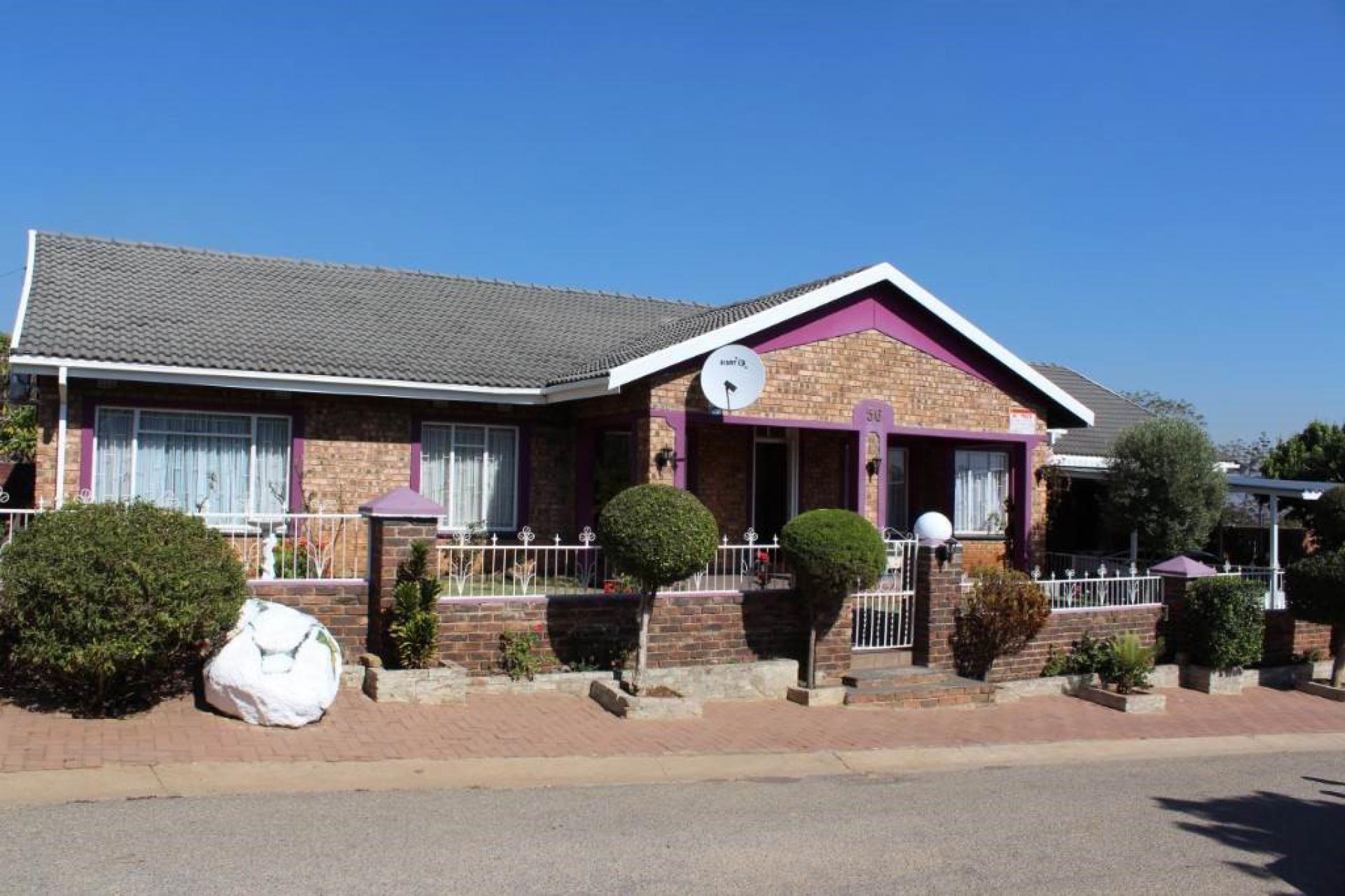 Front View of property in Barberton