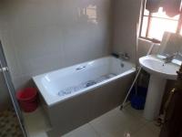 Bathroom 1 of property in Berea - DBN