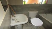 Bathroom 1 - 5 square meters of property in Crystal Park