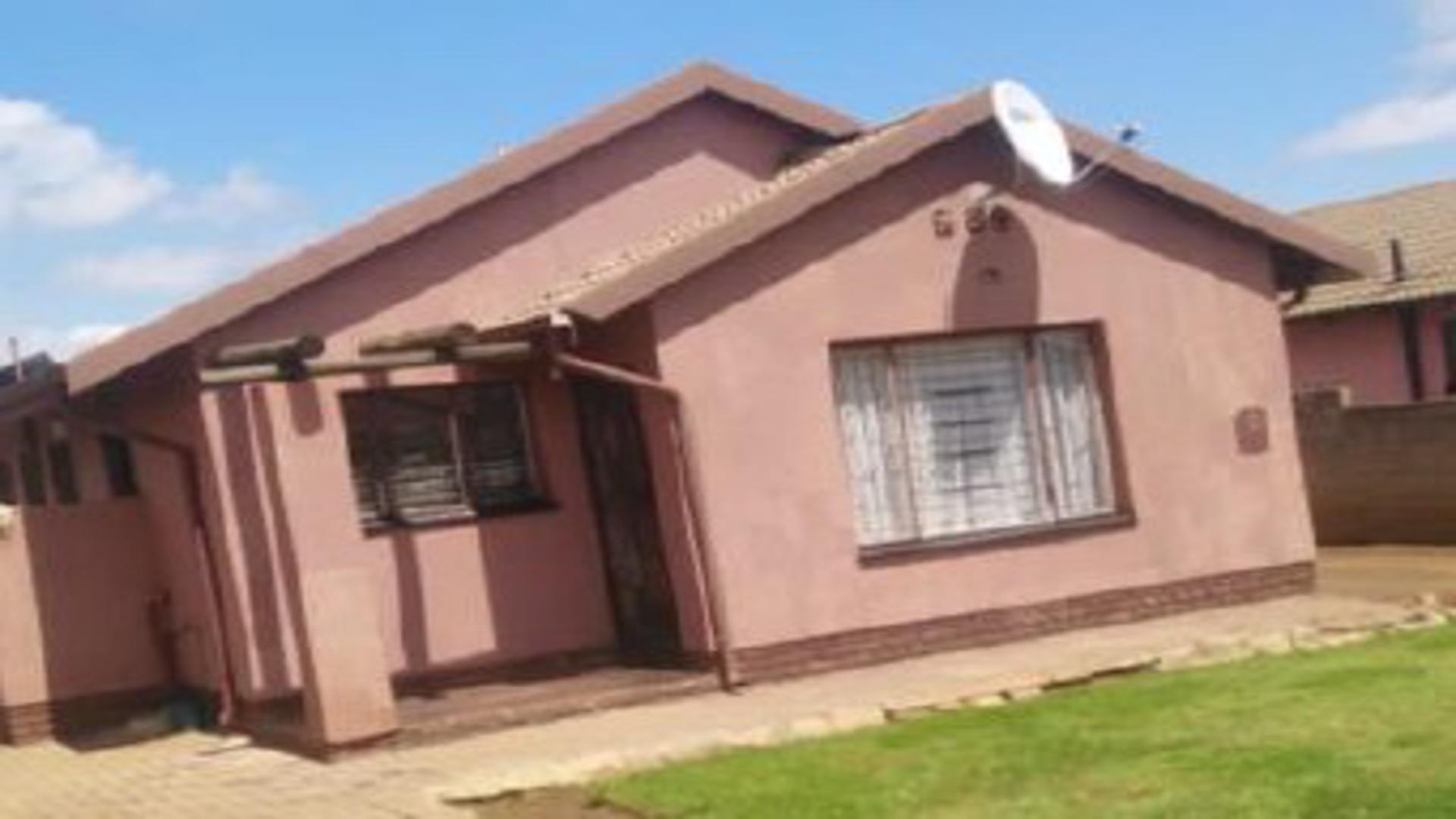 Front View of property in Sebokeng