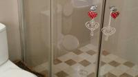 Bathroom 1 - 7 square meters of property in Croydon- CPT