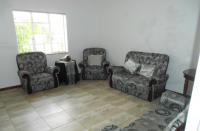 Lounges - 18 square meters of property in Wolseley