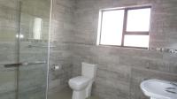 Bathroom 1 - 7 square meters of property in Parkhaven