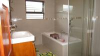 Bathroom 1 - 5 square meters of property in New Redruth