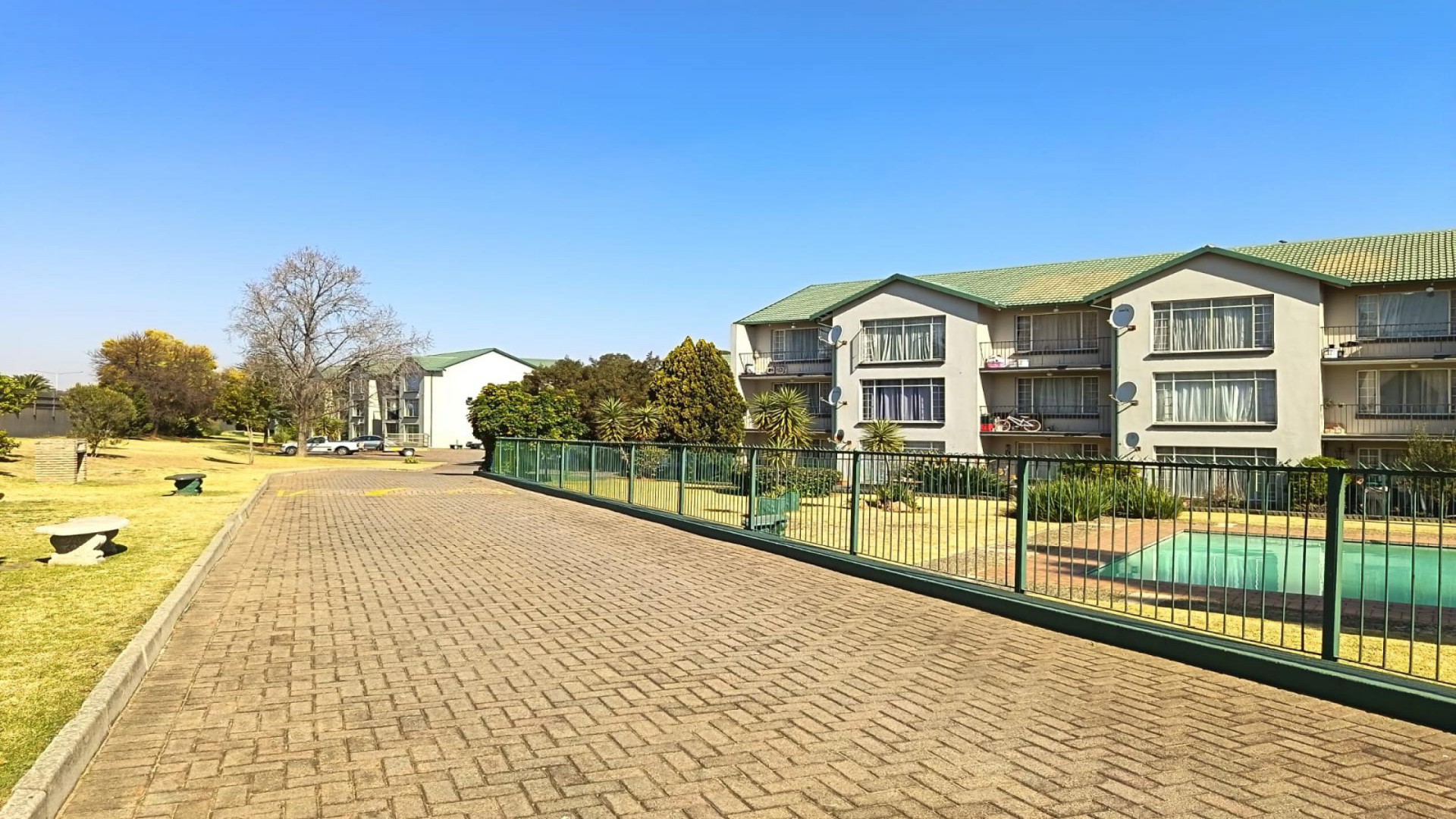 Swimming Pool of property in Krugersdorp