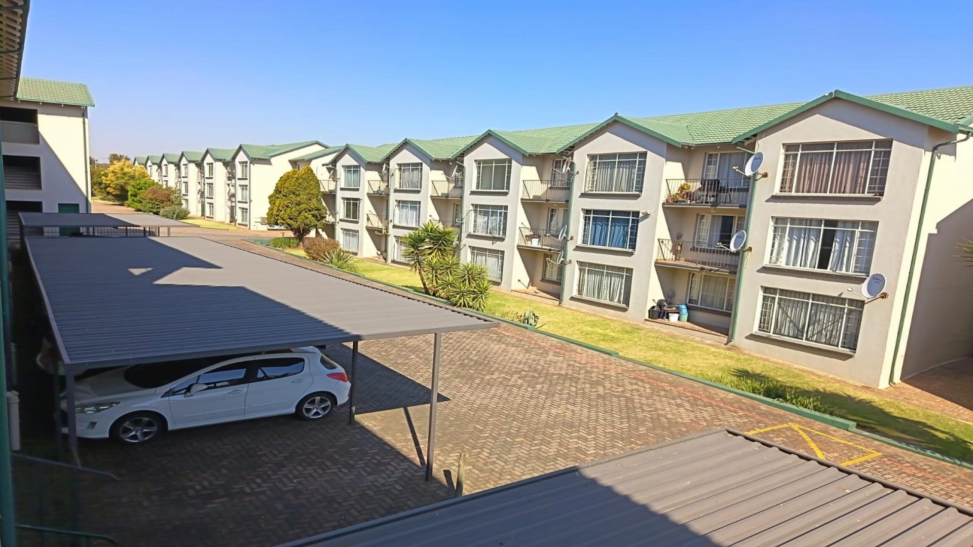 Carport  of property in Krugersdorp