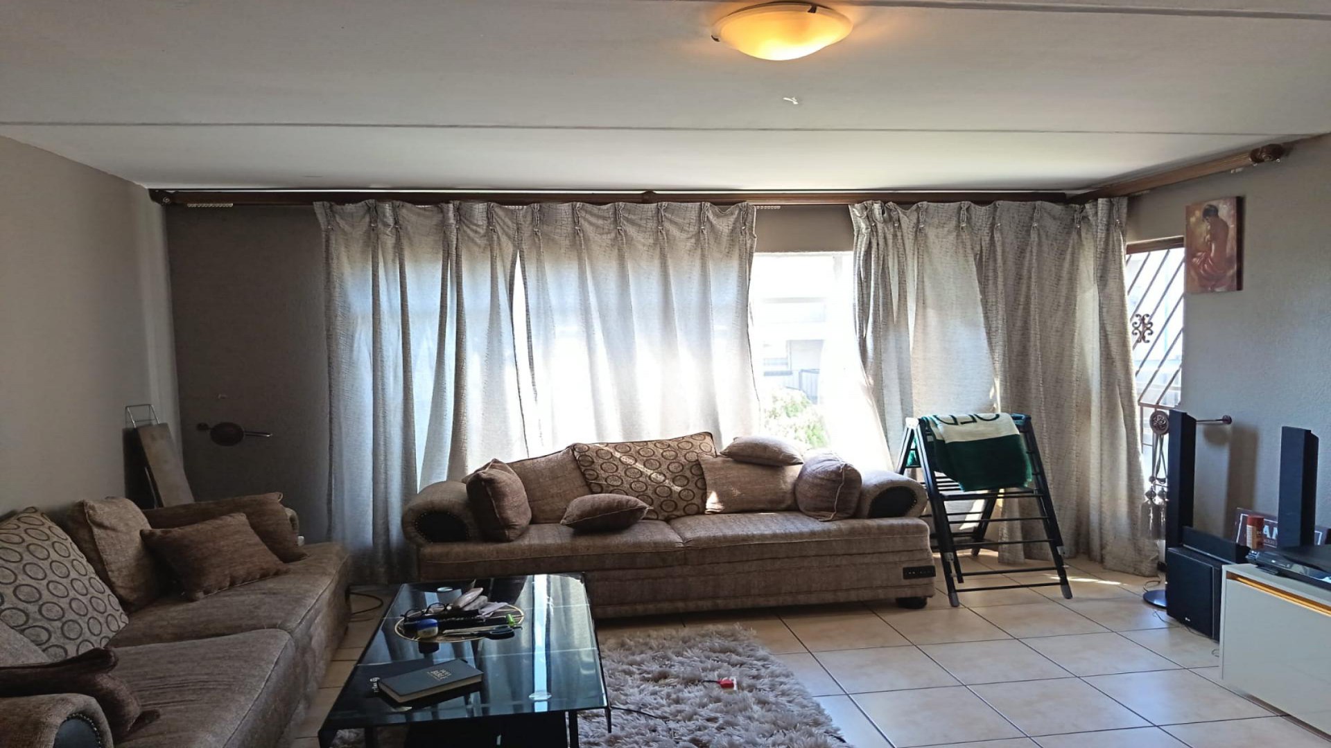Lounges of property in Krugersdorp