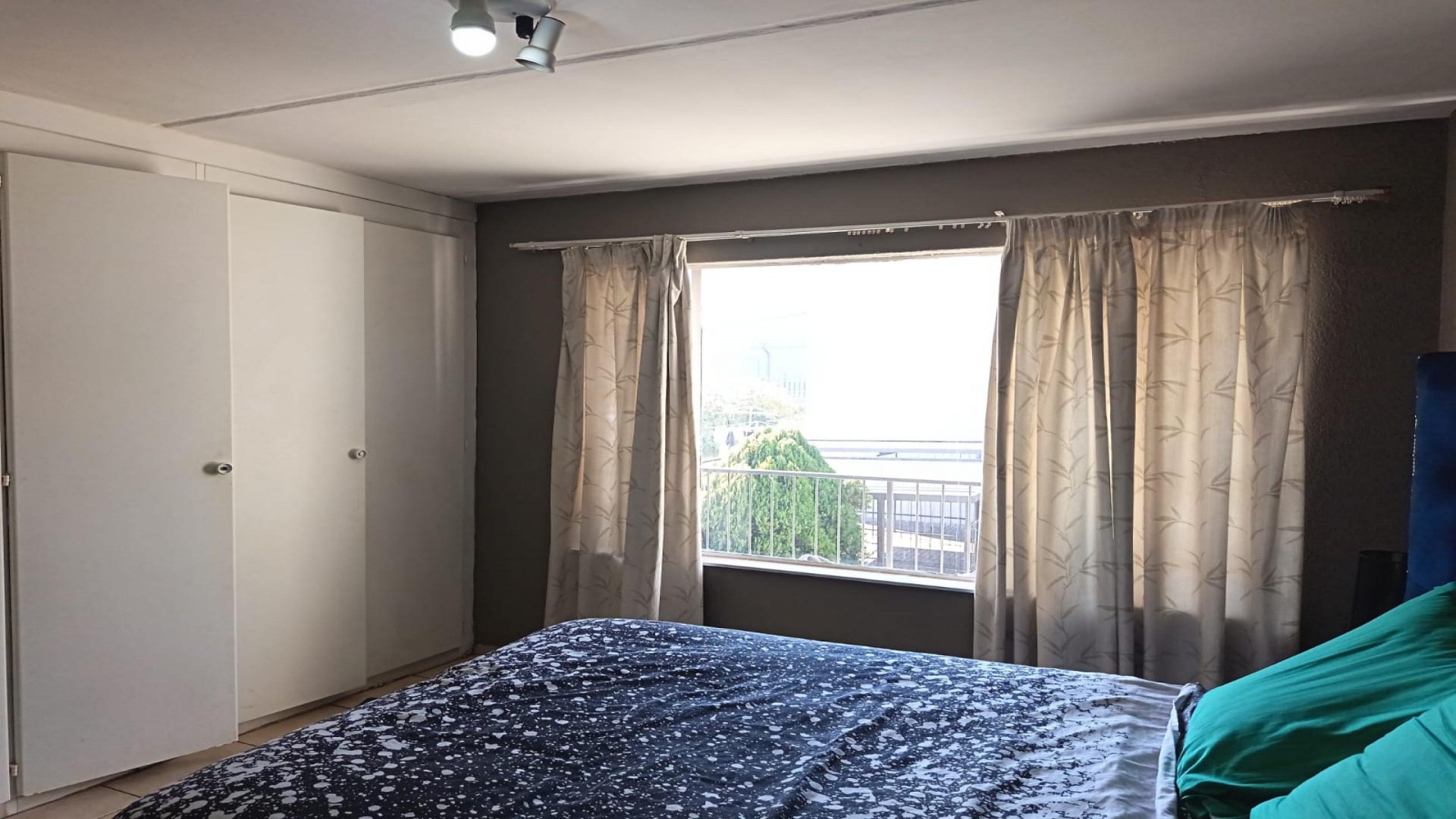 Bed Room 1 of property in Krugersdorp